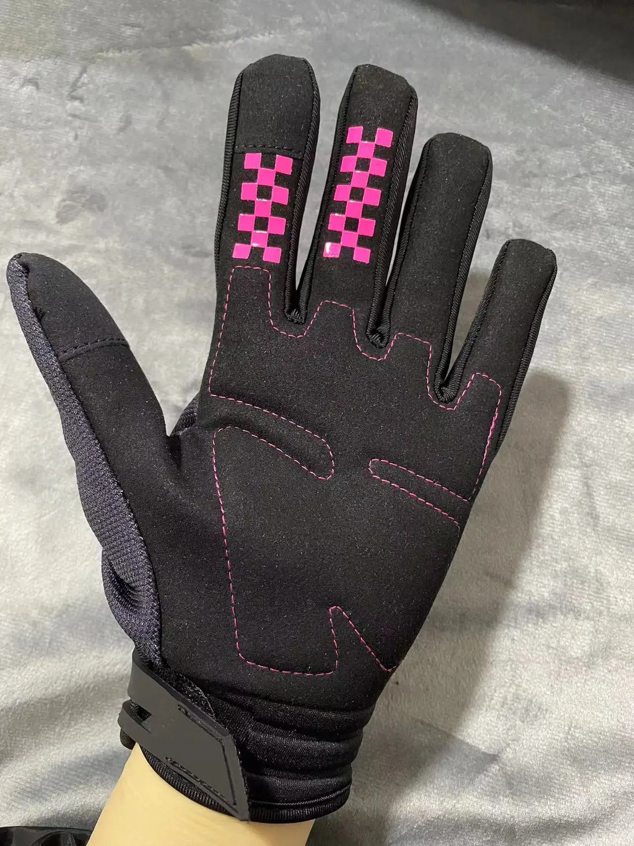 Worn Skeleton Gloves